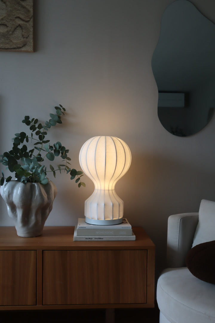 Hot air balloon table lamp with organic shape 