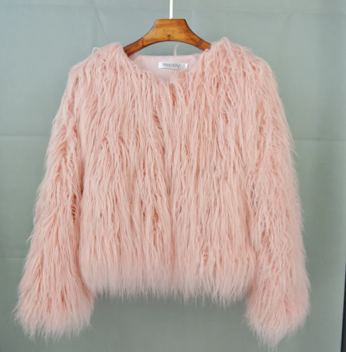 Women's Oversized Faux Fur Short Jacket with Shaggy Design