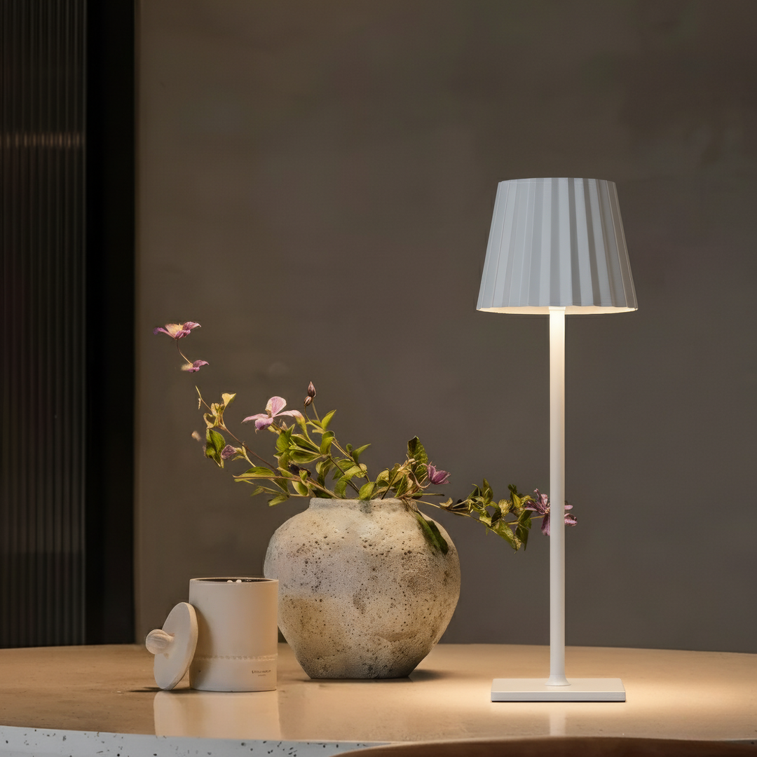 Wireless dimmable LED table lamp with touch control 