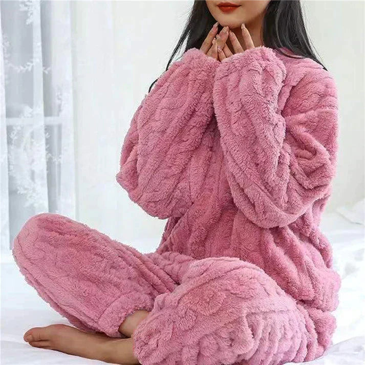 Women's Flannel Pyjama Set with Classic Design