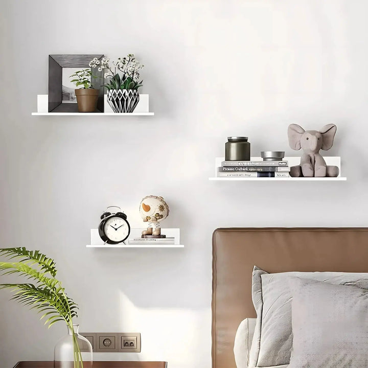 Schwebendes Wandregal aus Metall in modernem, minimalistischem Design