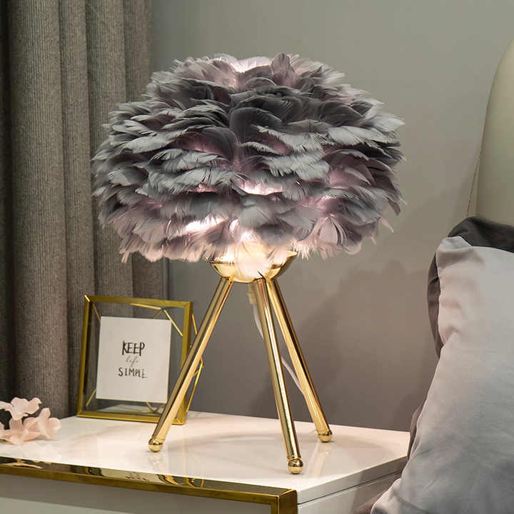 Table lamp with feather shade – dimmable, stylish &amp; cozy