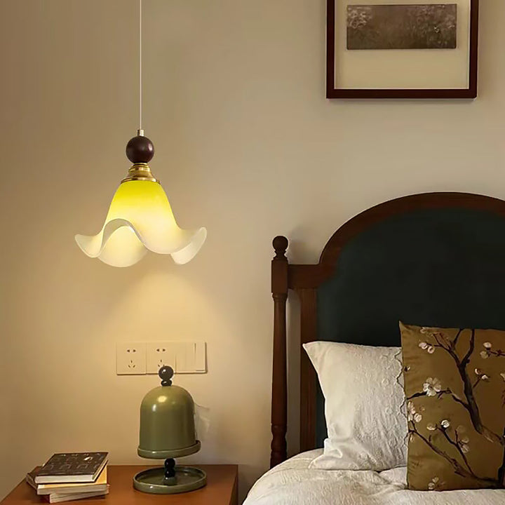 Pendelleuchte mit dekorativem Wellen-Schirm für Wohn- oder Esszimmer
