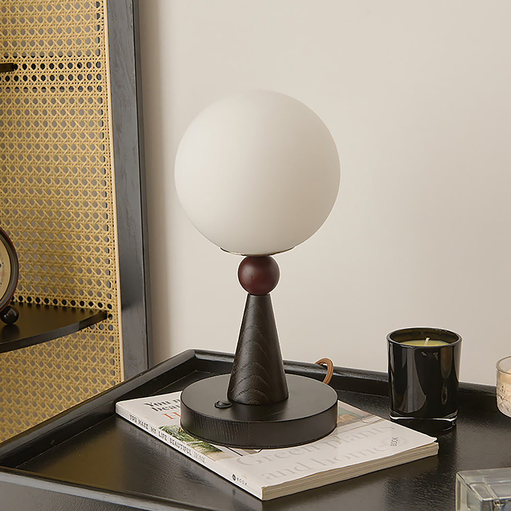 Tischlampe aus Holz und Glas im minimalistischen modernen Stil