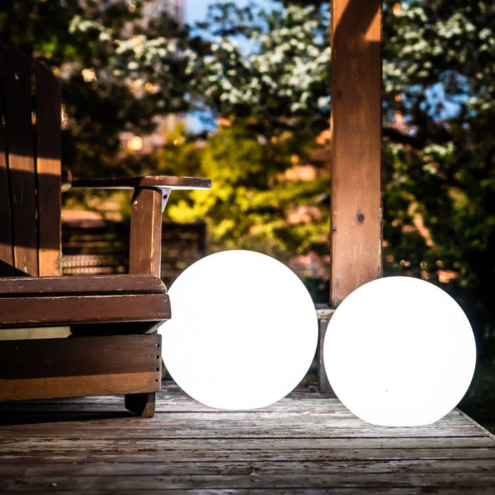 Spherical outdoor light with color change and remote control