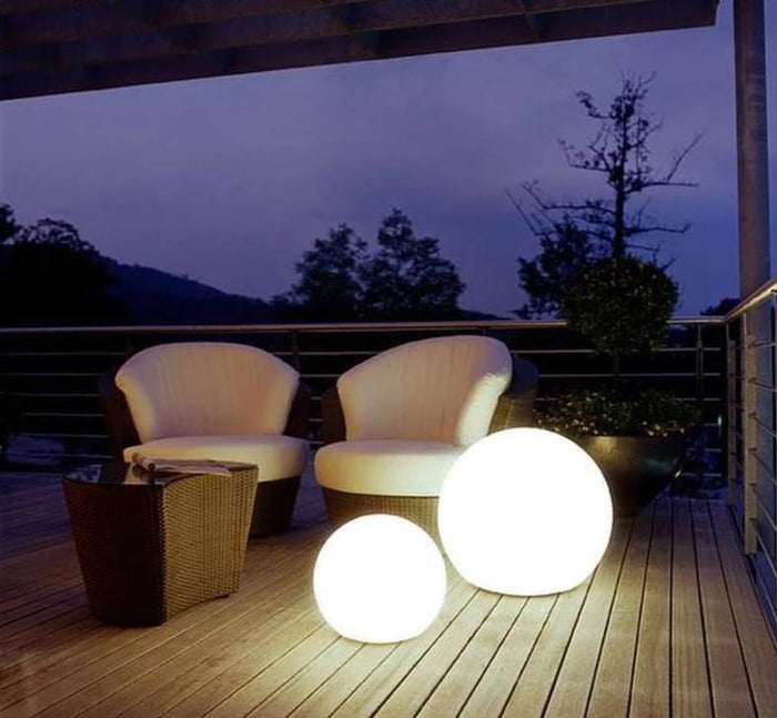 Spherical outdoor light with color change and remote control