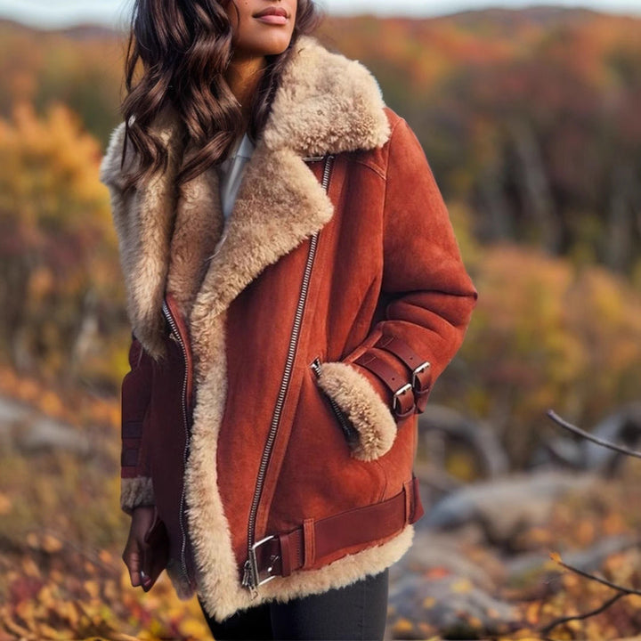 Women's coat with oversized cut and fur collar 
