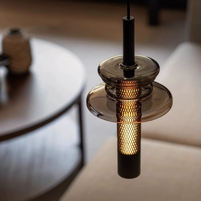 Pendelleuchte mit geometrischem Design aus Aluminium und Glas