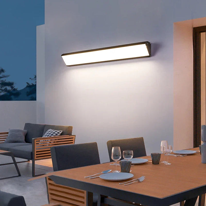 Simple outdoor wall light with LED lighting