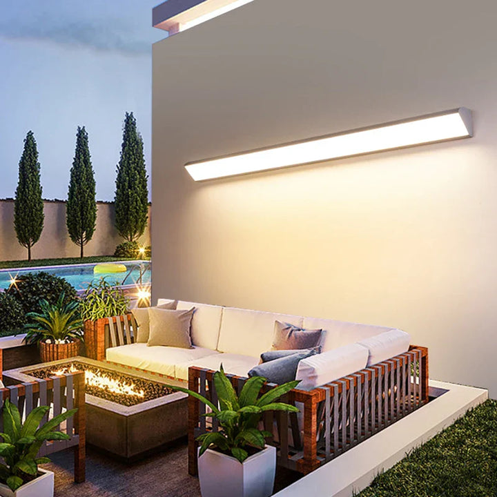 Simple outdoor wall light with LED lighting