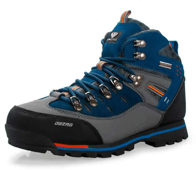 Men's hiking boots with anatomical fit