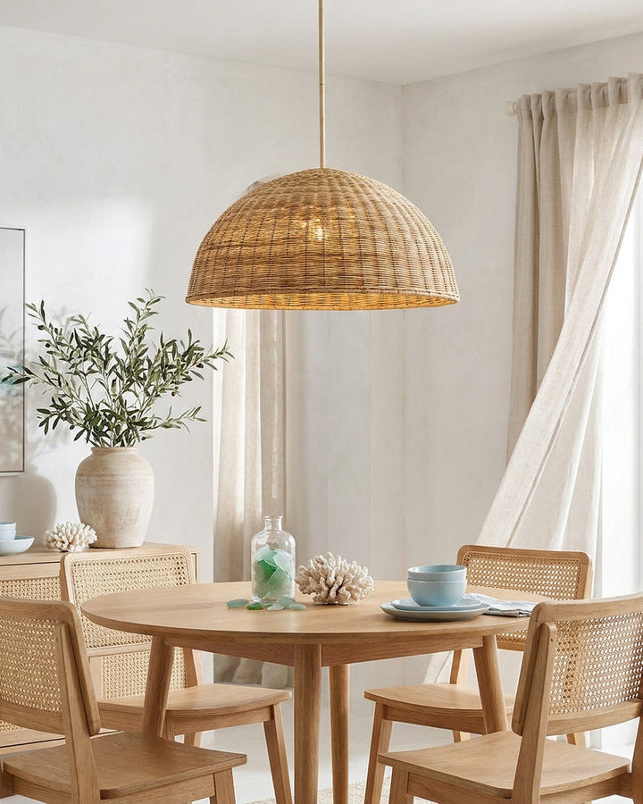 Pendelleuchte aus Natur-Rattan mit offenem Flechtmuster