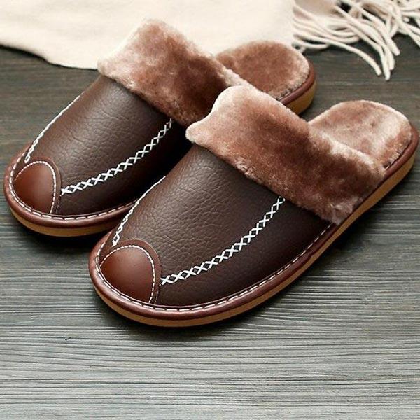 Women's slippers with warm lining and non-slip rubber sole