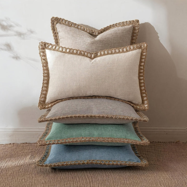 Cushion cover with decorative edge – Decorative cover in country style