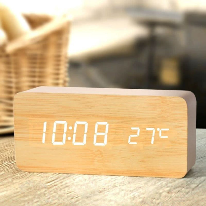 Digitaler LED-Wecker mit Holzoptik und gut lesbarer LED-Anzeige
