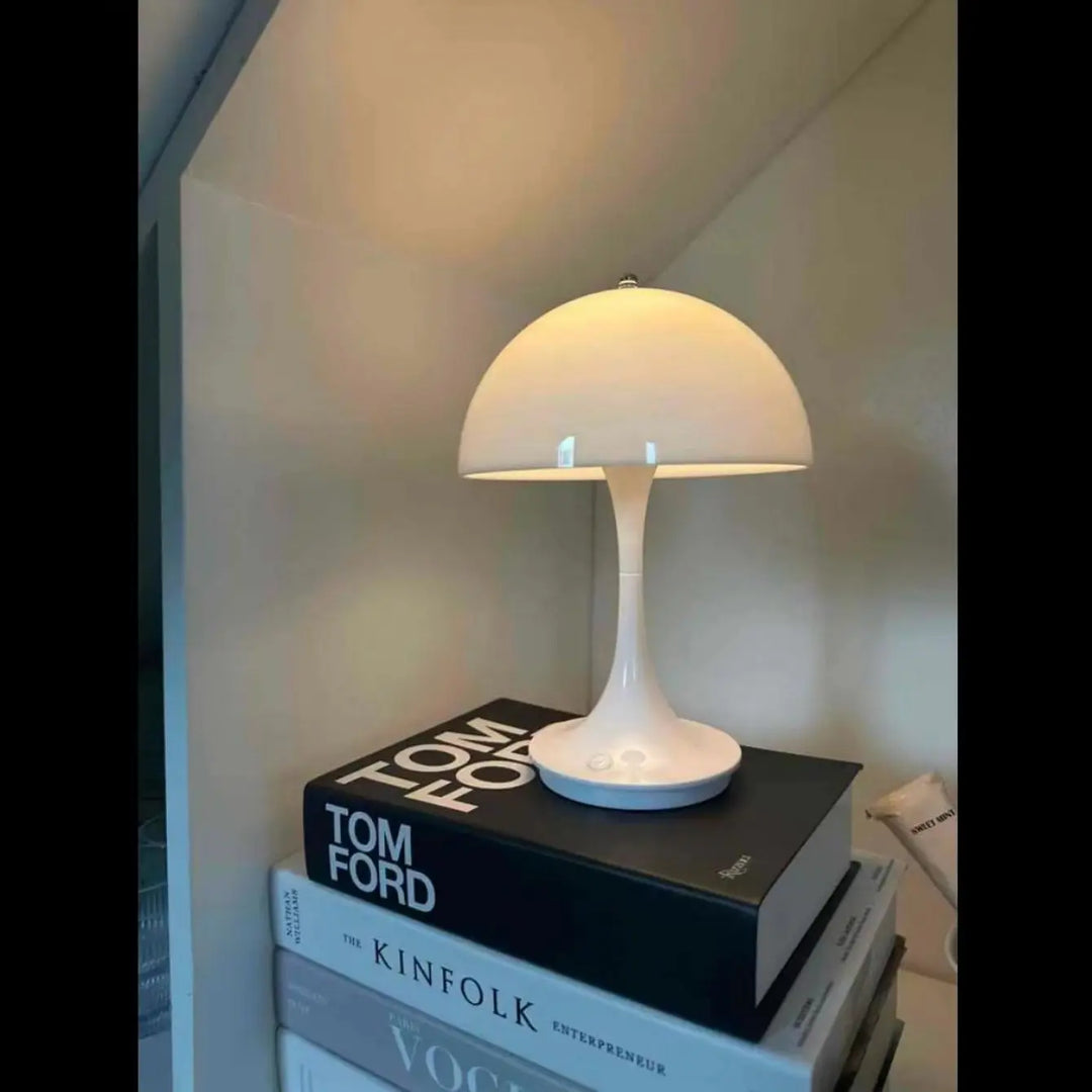 Danish mushroom-shaped table lamp in Nordic style with wireless charging