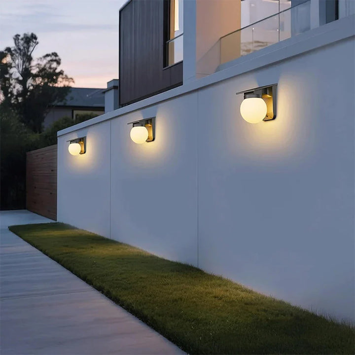 Außenleuchte mit 3 Lichtfarben zur Beleuchtung von Hauswand und Fassade