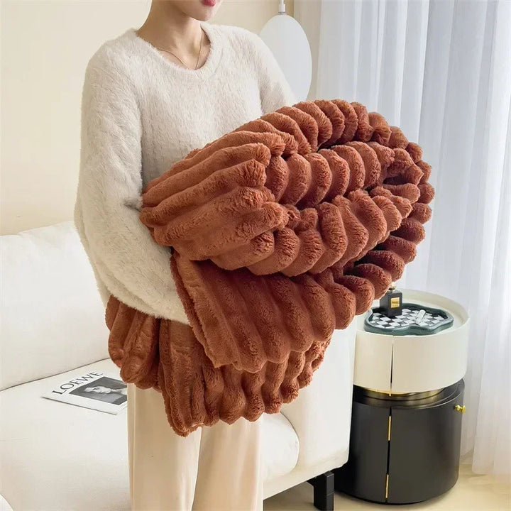 Cozy fleece blanket made of imitation lambskin - Soft sofa blanket for warm winter days