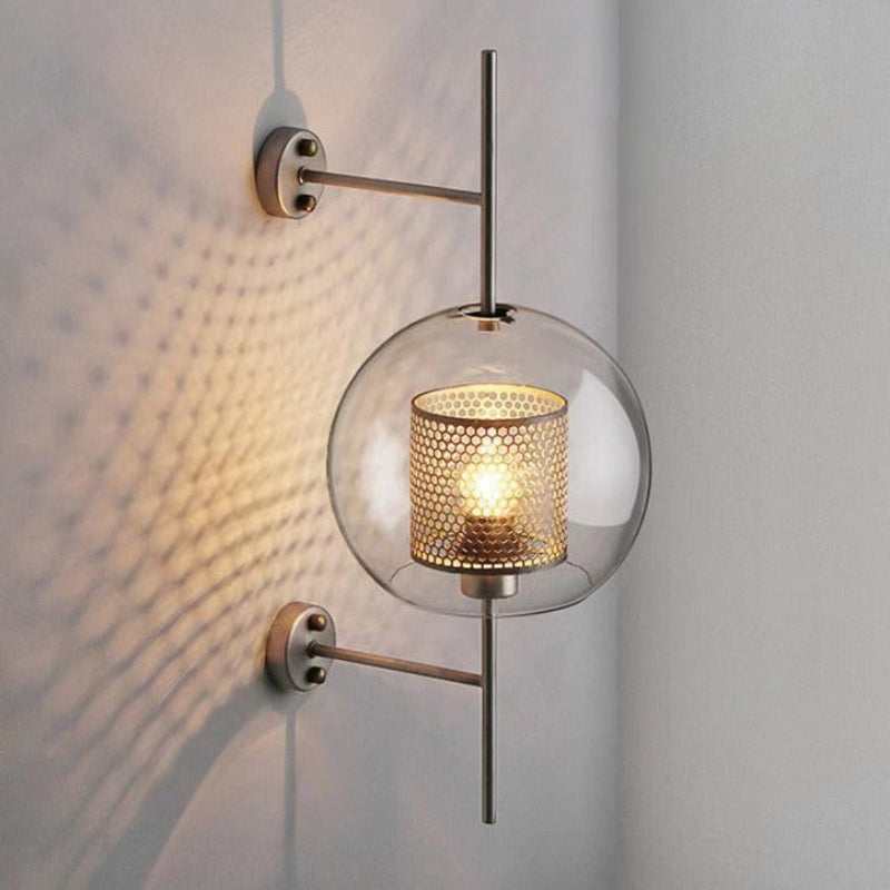 Wall lamp with honeycomb glass globe – Modern design with brass frame