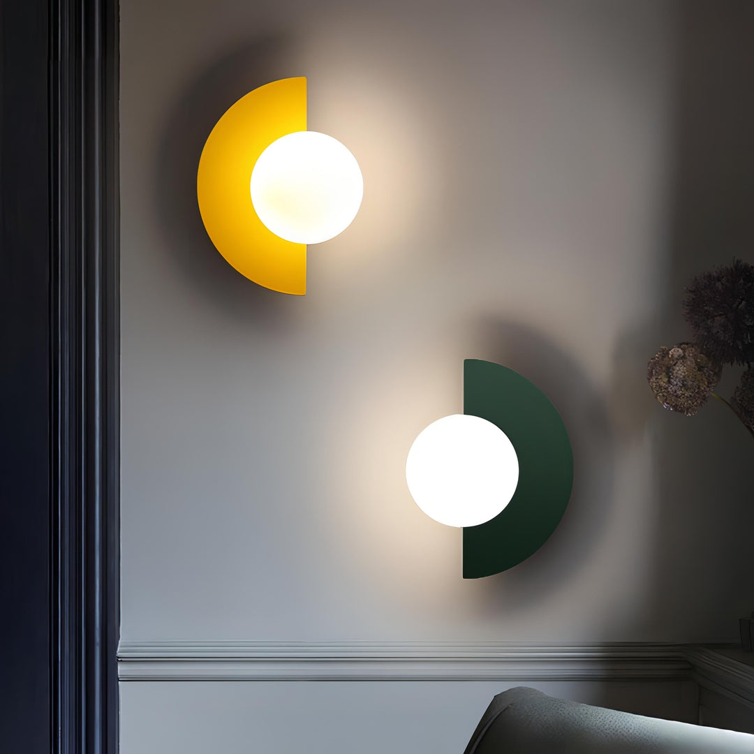 Semicircular LED wall light in Nordic style