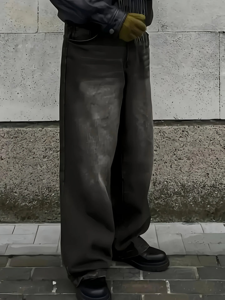 Men's Baggy Jeans in Streetwear Style 