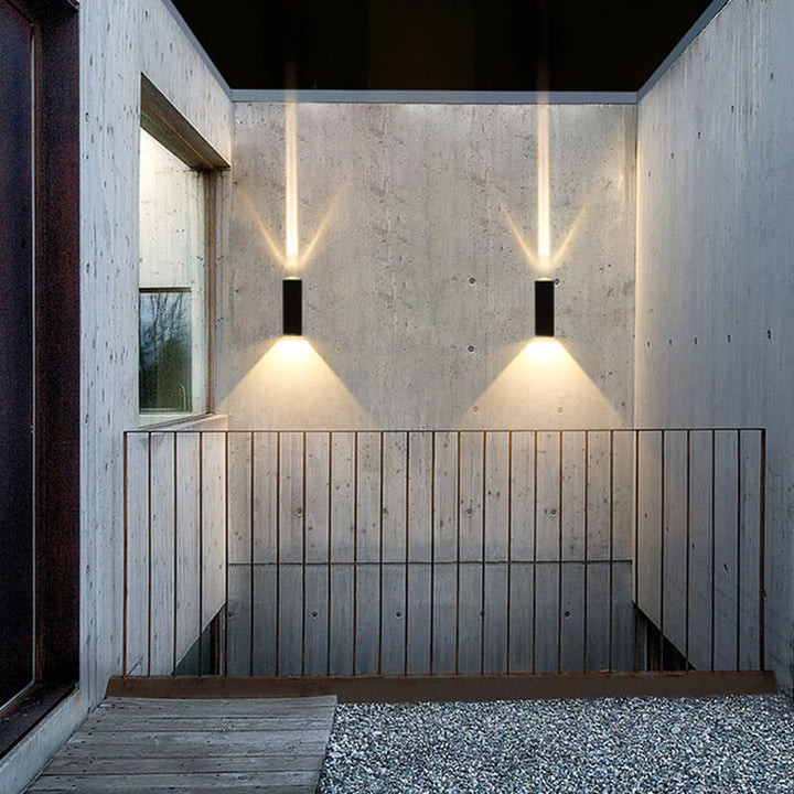 Rectangular LED outdoor wall light – waterproof, dimmable &amp; modern