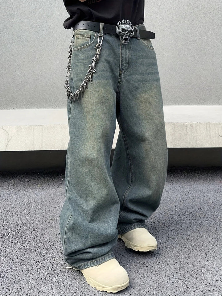 Men's Baggy Jeans in Streetwear Style 