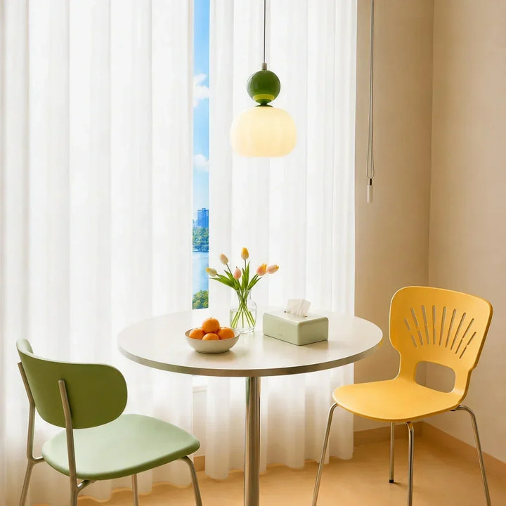 Nahaufnahme des geometrischen Designs der dekorativen Pendelleuchte