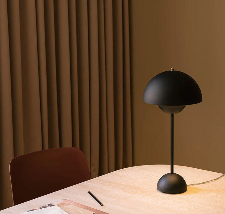 Wireless LED table lamp – Stylish lighting for a cozy home