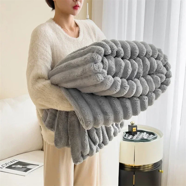 Cozy fleece blanket made of imitation lambskin - Soft sofa blanket for warm winter days