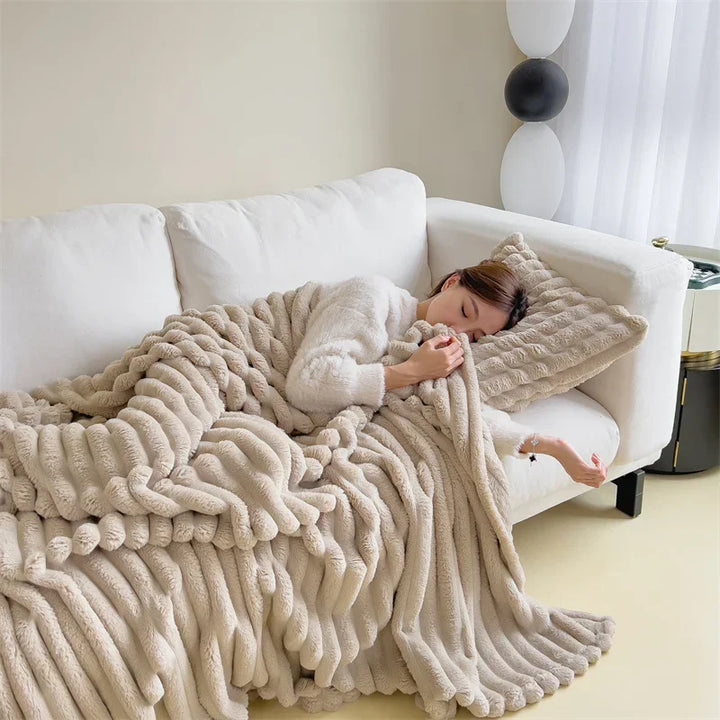 Cozy fleece blanket made of imitation lambskin - Soft sofa blanket for warm winter days