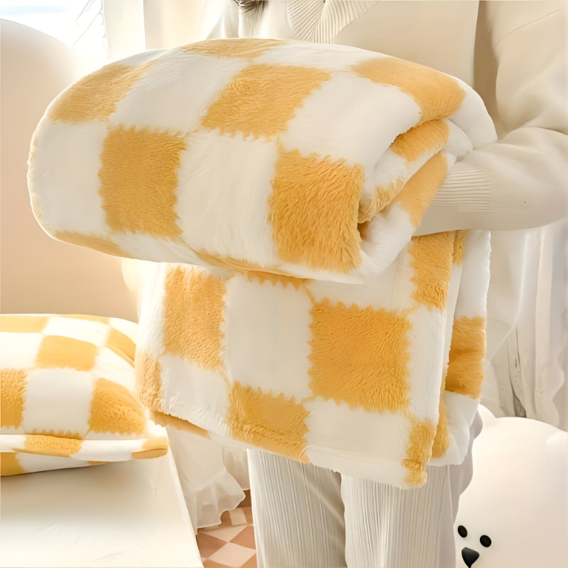 Checkered fleece blanket – Colorful plaid with a cheerful pattern for all seasons 