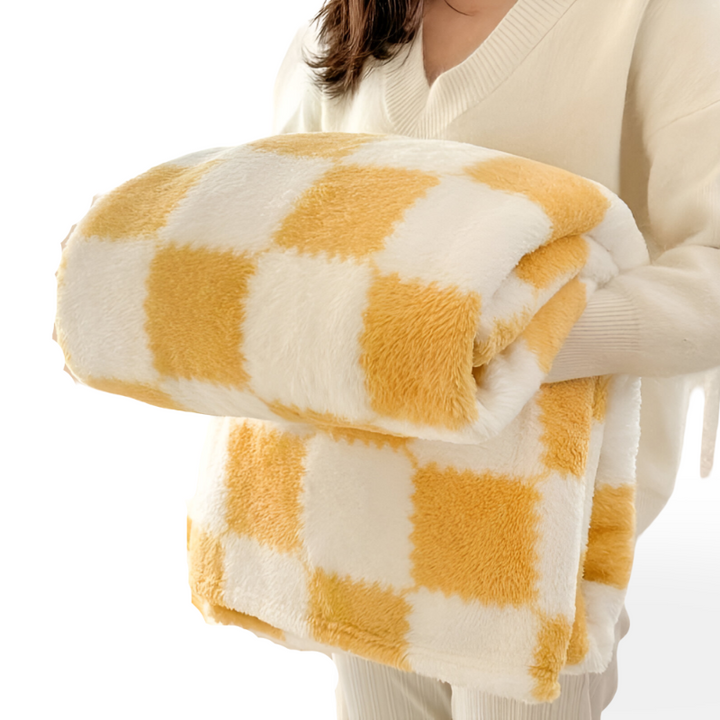Checkered fleece blanket – Colorful plaid with a cheerful pattern for all seasons 