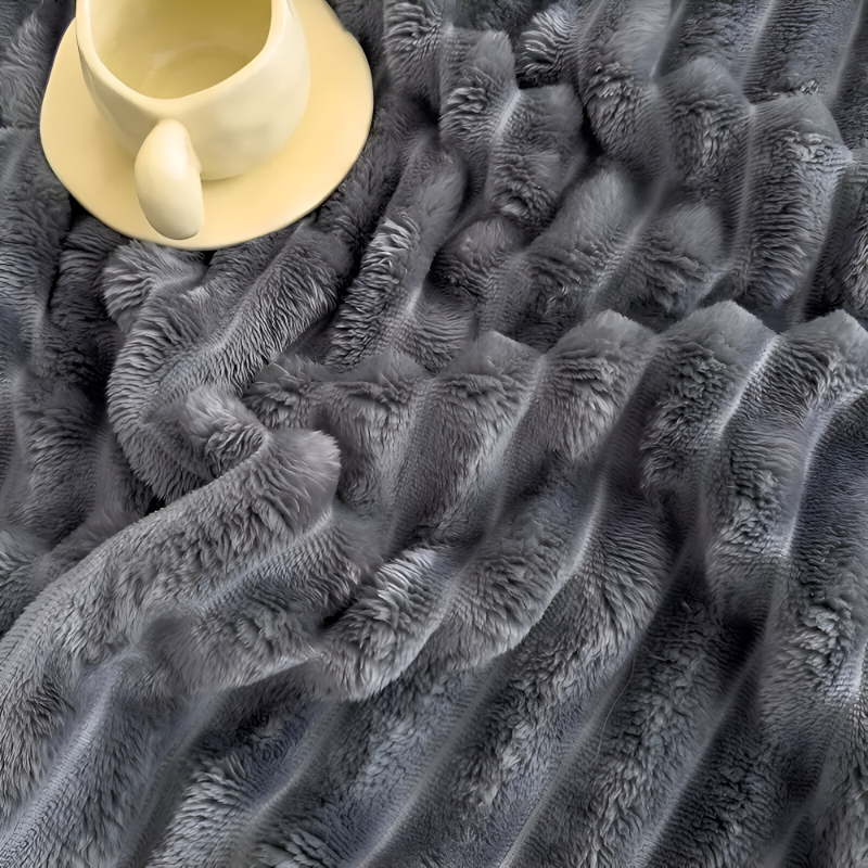 Striped fleece blanket – thick ribbed look for sofa and bed