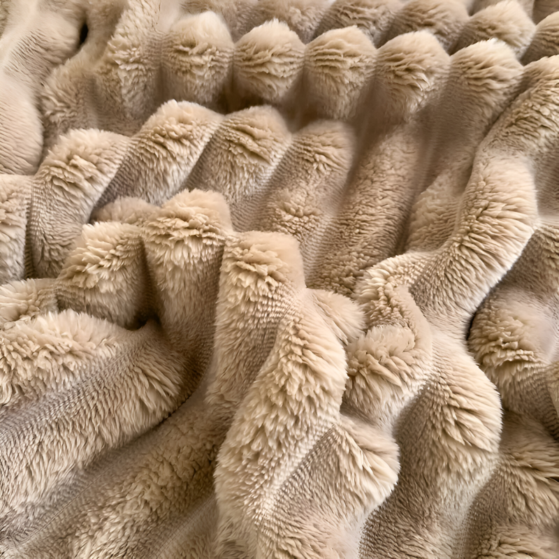 Striped fleece blanket – thick ribbed look for sofa and bed