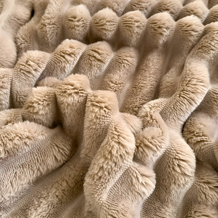 Striped fleece blanket – thick ribbed look for sofa and bed