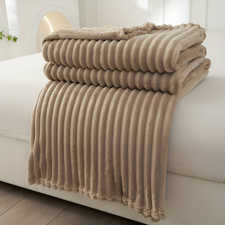 Striped fleece blanket – Thick plaid with ribbed texture for all seasons