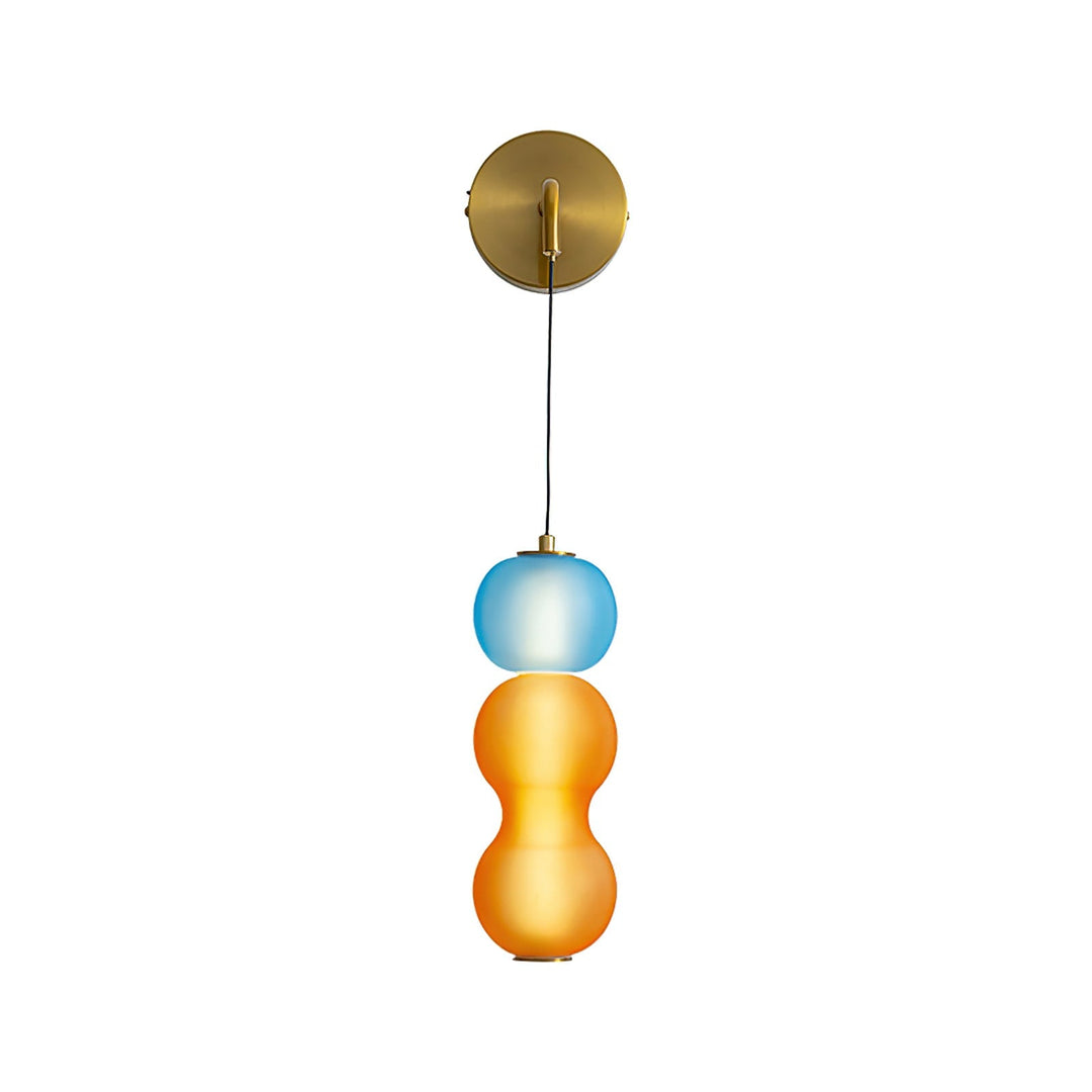 Wall lamp with gold finish and ornaments