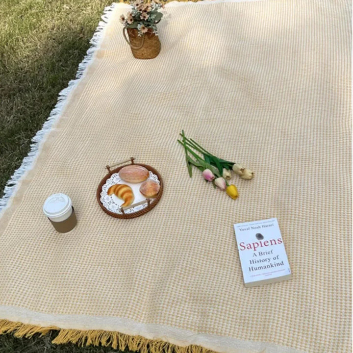 Rechteckige Tischdecke aus Baumwolle und Leinen im Garten