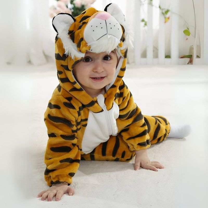 Animal motif romper for toddlers with soft fleece lining 