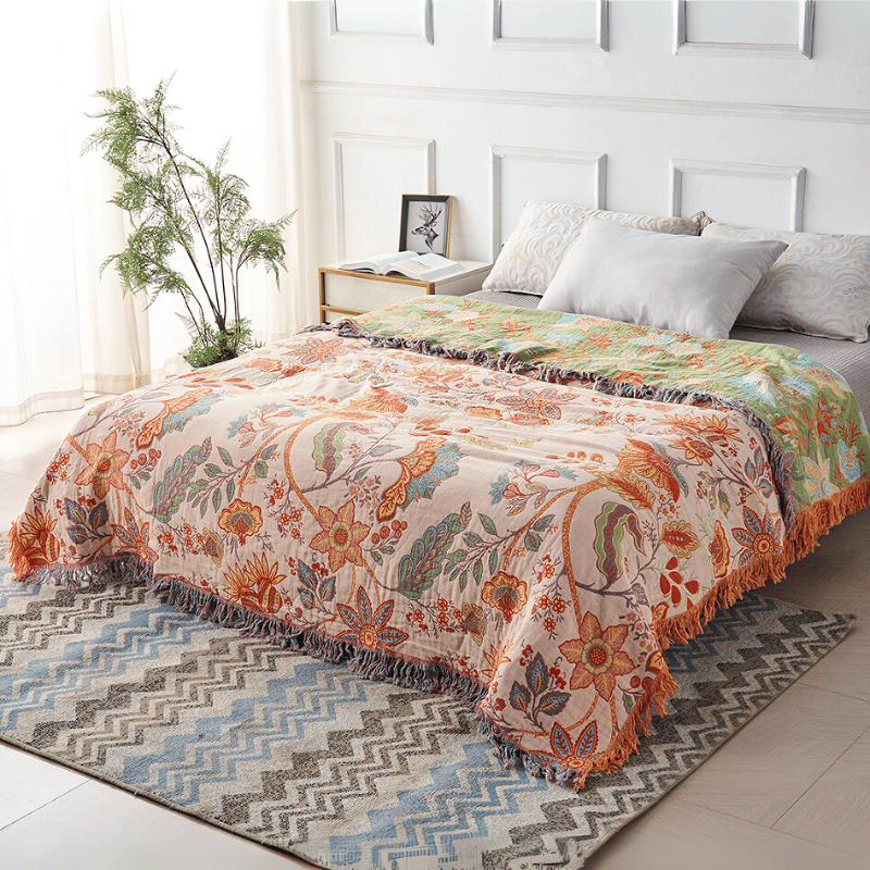 Boho blanket with floral pattern – cotton plaid with fringe