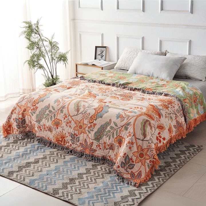 Boho blanket with floral pattern – cotton plaid with fringe