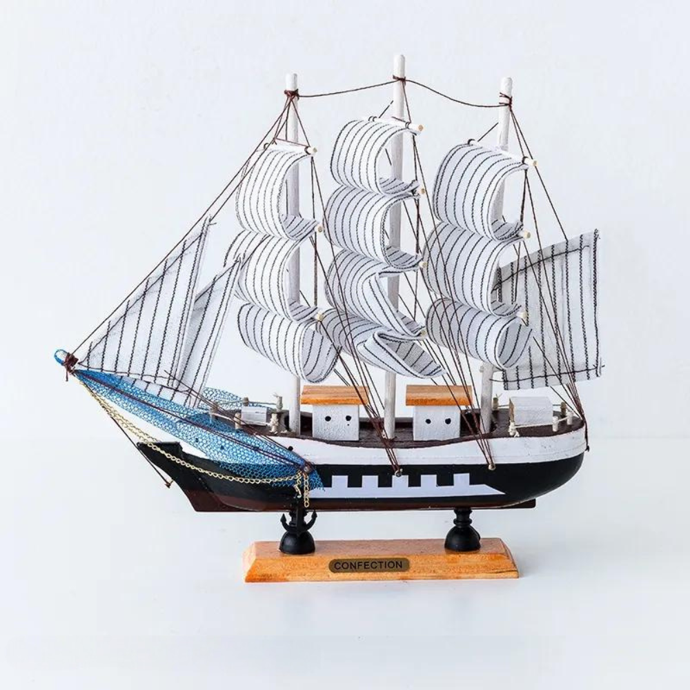 Dekoleuchte Segelschiff Aus Holz Mit LED Beleuchtung