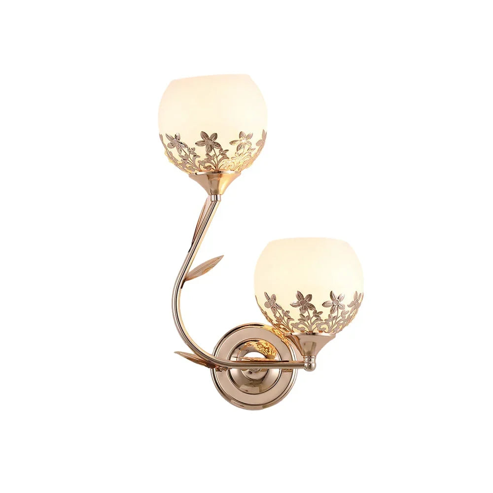 Elegante Wandleuchte mit floraler Gestaltung für den Flur