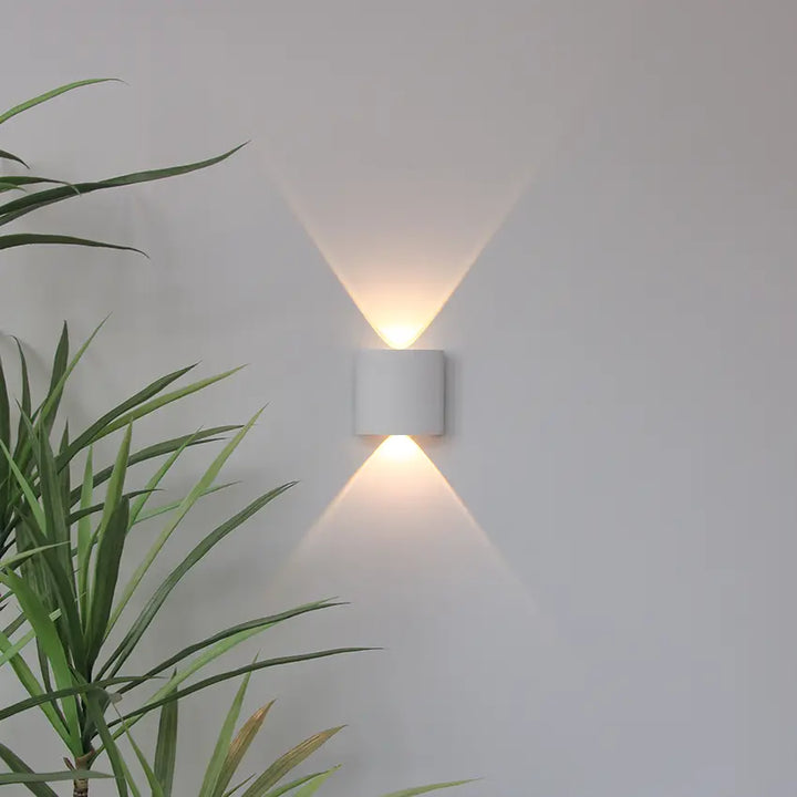 Elegant wall lighting – For stylish accents indoors &amp; outdoors