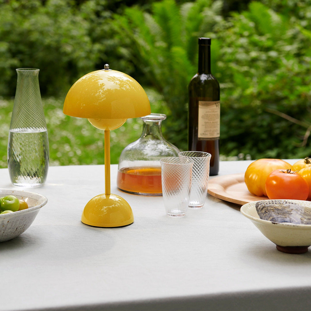 Wireless LED table lamp – Stylish lighting for a cozy home