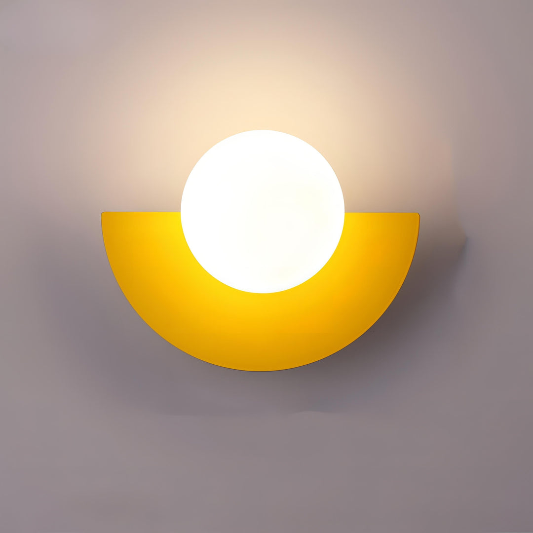 Semicircular LED wall light in Nordic style