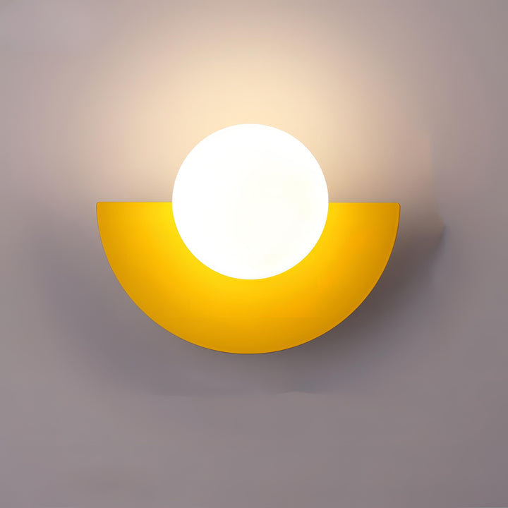 Semicircular LED wall light in Nordic style