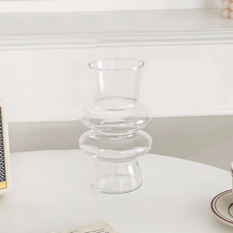 Glasblumenvase mit wellenförmigem Design