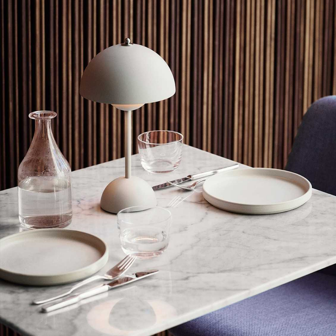 Wireless LED table lamp – Stylish lighting for a cozy home